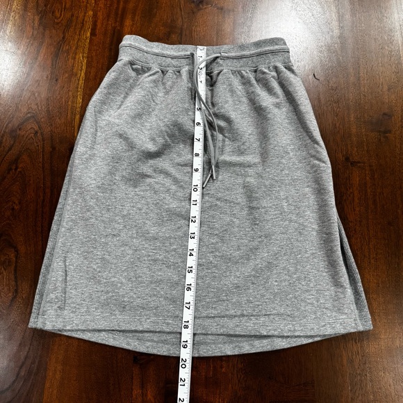 Lululemon Start Anew Skirt Size 2 - Picture 9 of 9